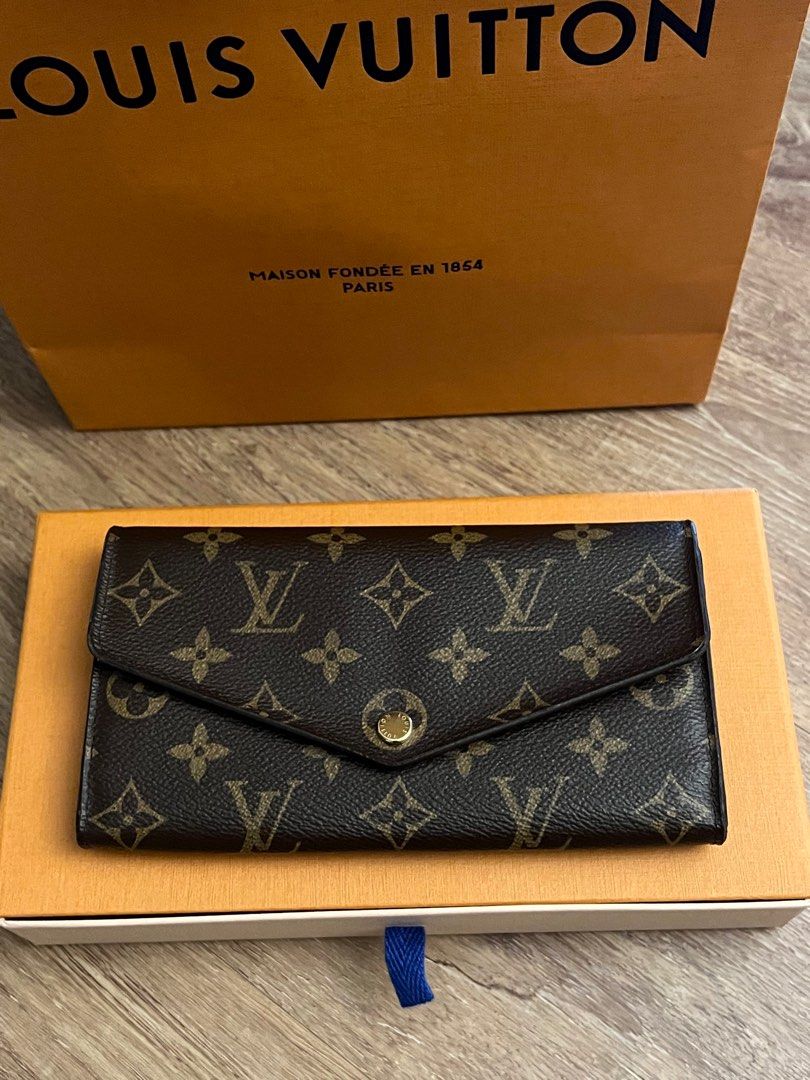 Preloved LV Sarah wallet, Luxury, Bags & Wallets on Carousell