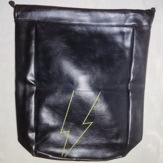 CH Carolina Herrera White Perforated Logo Leather Tassel Flap Chain Bag in  2023