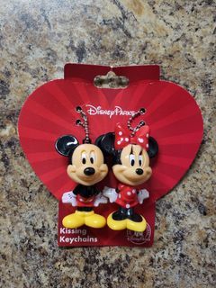 Mickey & Minnie Kissing Keychain