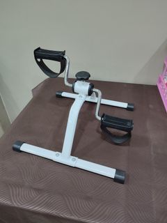 Mini pedal exercise bike