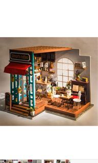 Miniature Simon’s Coffee Shop doll house (Assembled)