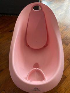 Mom & Bath baby bathtub
