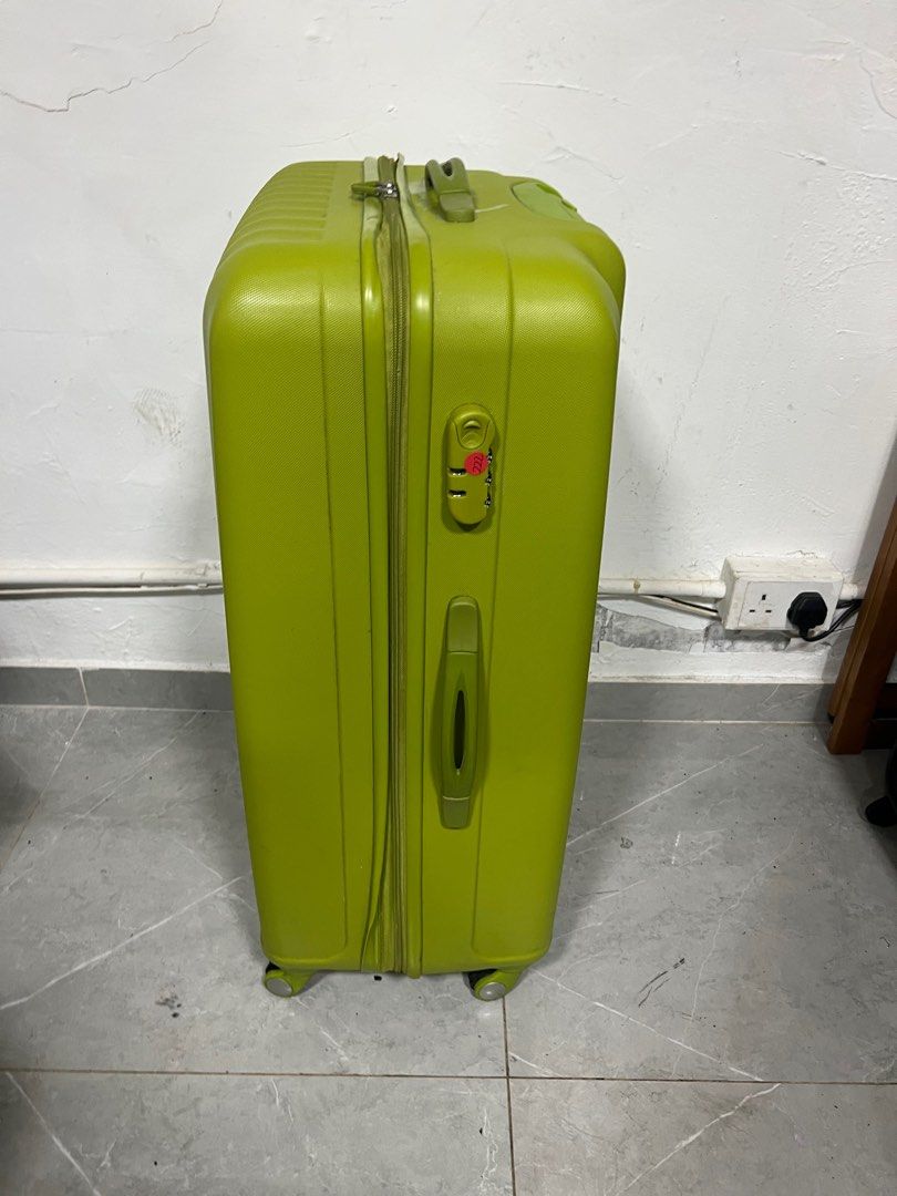 Monsac Luggage suitcase 31 inch 35 kilos with 4 wheel, 興趣及遊戲, 旅行, 旅遊
