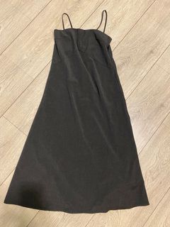Mouggan 深灰細肩帶洋裝