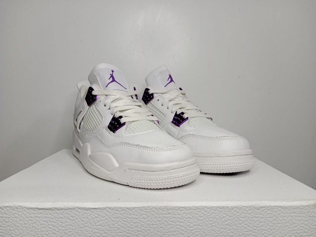 Low top jordan 4