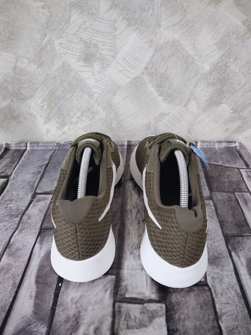 CLEARANCE STOCK Nike Tanjun Green Olive 7.5uk Bundle Men s
