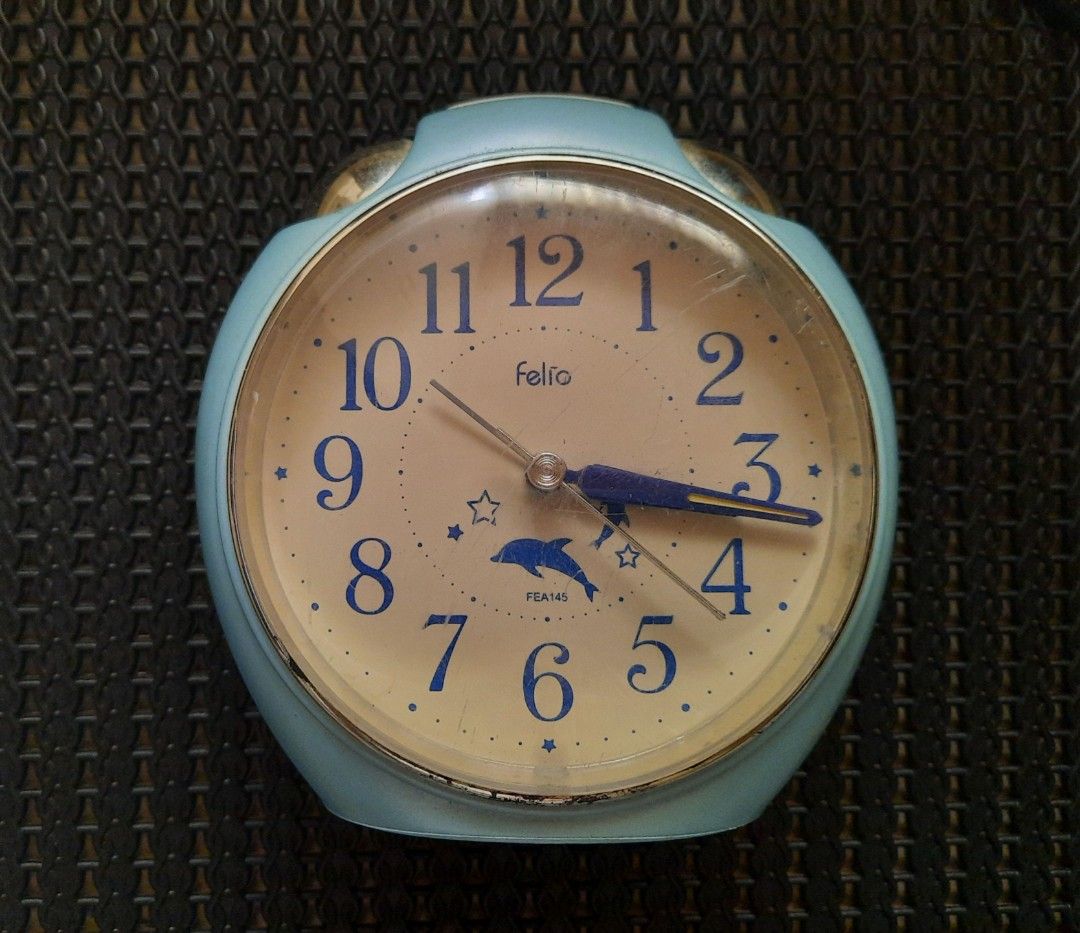 Old alarm clock not working, Everything Else, Others on Carousell