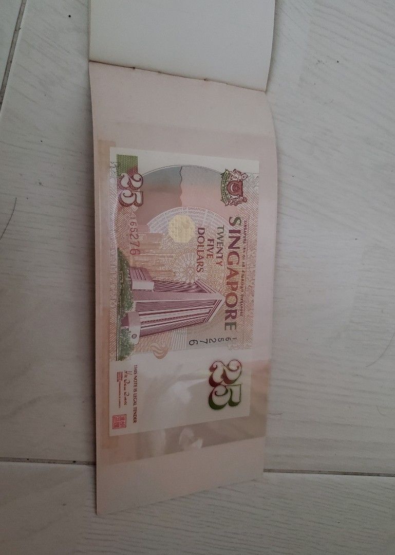 Old Note (Category: Currency) located in Singapore. Submitted by brandykan91 (Listing ID 1213478332, Image 1). Description: good coddition with folder.