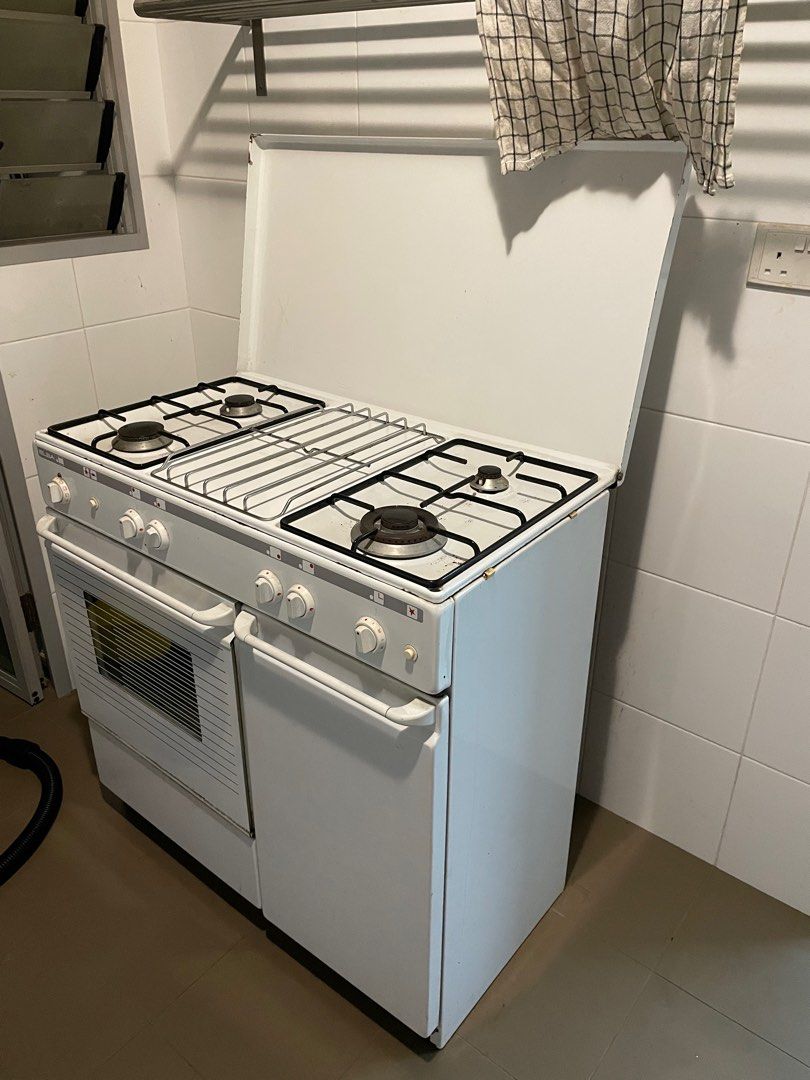 Old school kitchen stove and oven, TV & Home Appliances, Kitchen Appliances, Other Kitchen