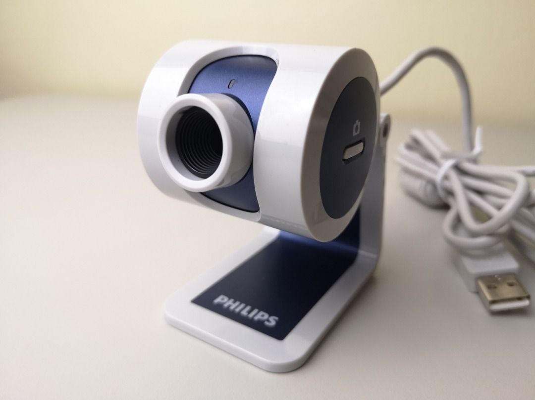 Philips SPC 200NC PC Web Camera (Category: Webcams) located in Quezon City. Submitted by allanpauco (Listing ID 1213402107, Image 1). Description: Philips SPC 200NC PC Web Camera P 285 In very good condition. Old model. Specs and Drivers available online Sensor CMOS Lens f: 6 mm, F2.8, D42° White balance 2600 – 7600 k Sensor resolution QVGA Video resolution QVGA Snapshot resolution QVGA Interpolated snapshot res. VGA Max. frame rate 30 fps Min. i