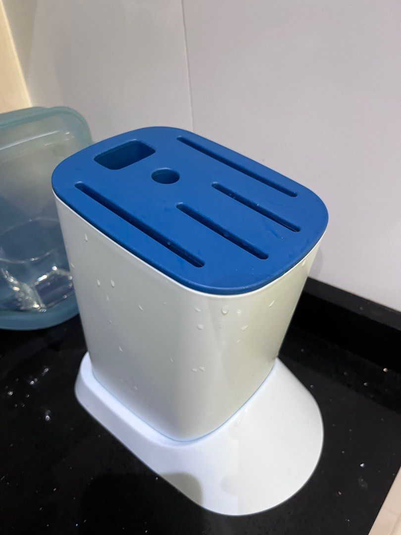 Plastic Knife block / knife holder, Furniture & Home Living