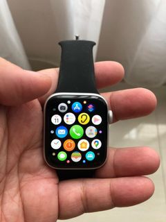 Preloved apple watch series 4 silver 44mm