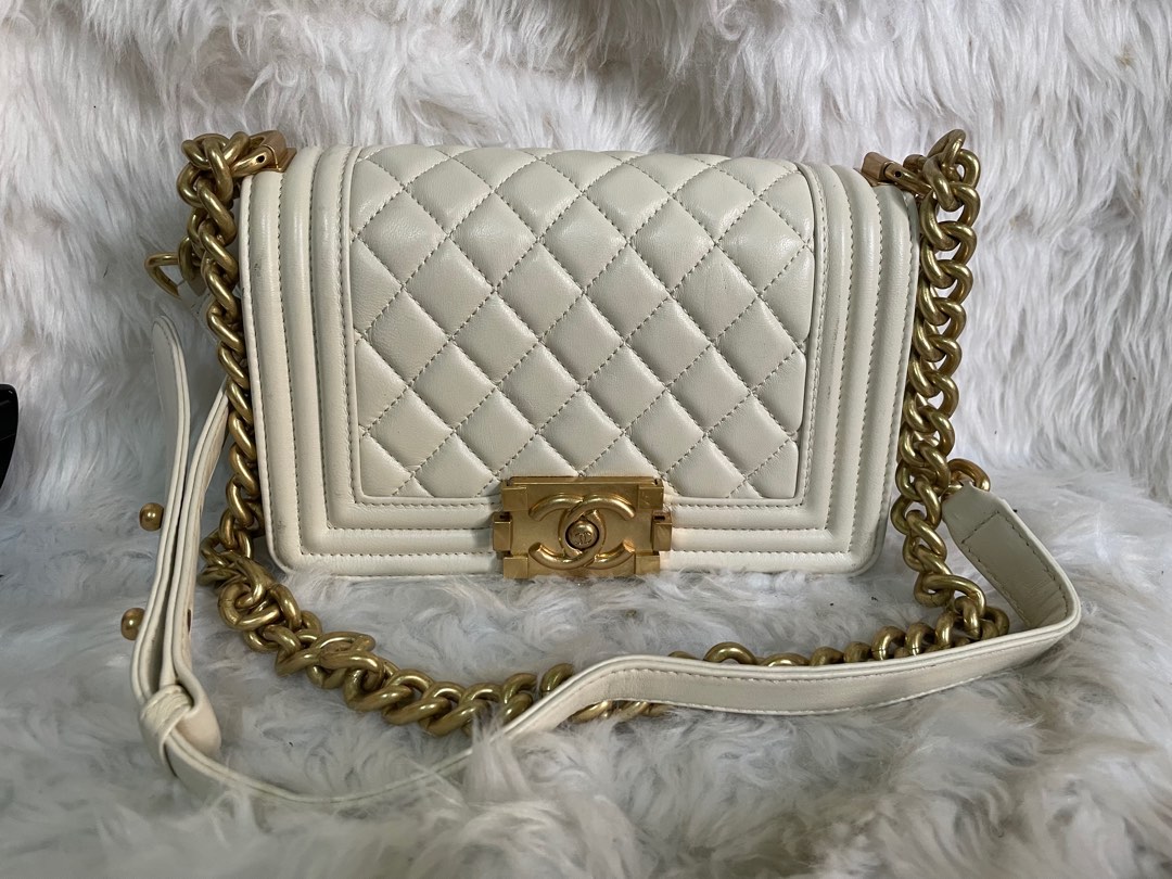 Chanel Leboy No flaws With holo - M.J's preloved bags