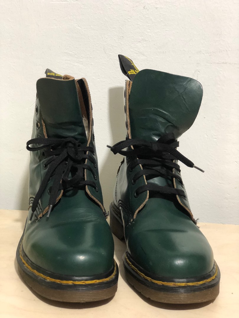 Pre owned doc hot sale martens