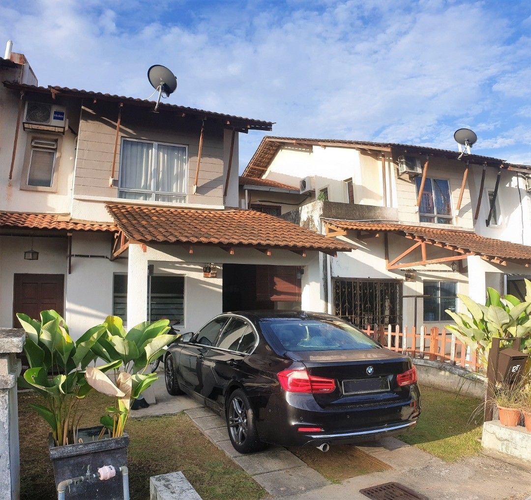 Rumah Teres 2 Tingkat Superlink 24x70 Bandar Enstek, Property, For Sale