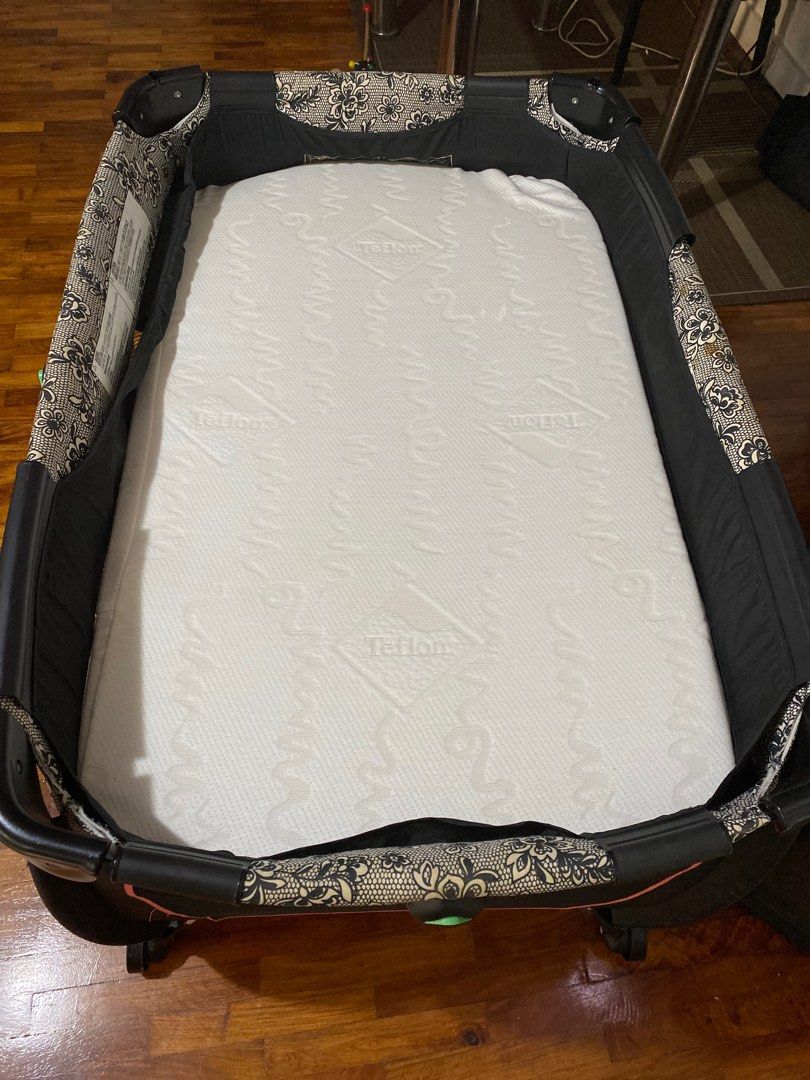 Safety 1st Crib + Teflon mattress, Babies & Kids, Baby Nursery & Kids
