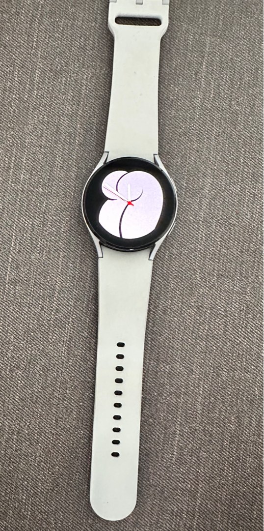 Samsung Galaxy Watch 4, Mobile Phones & Gadgets, Wearables & Smart