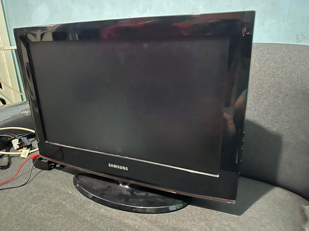 Samsung TV lcd issue, TV & Home Appliances, TV & Entertainment, TV on