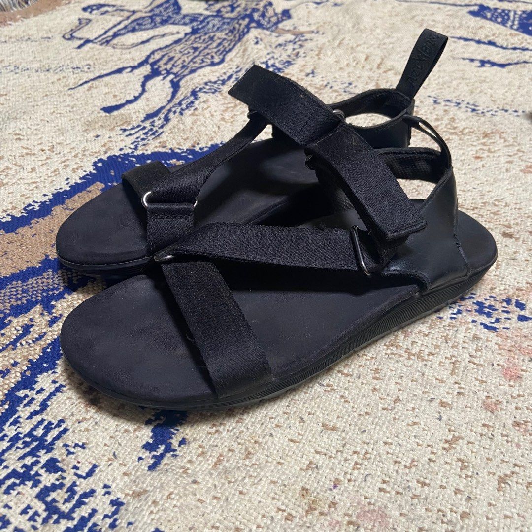 Sandal dr martens docmart balfour not hijack Fesyen Wanita Sepatu di Carousell