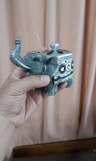 Set of elephant jewelry storage made of resin