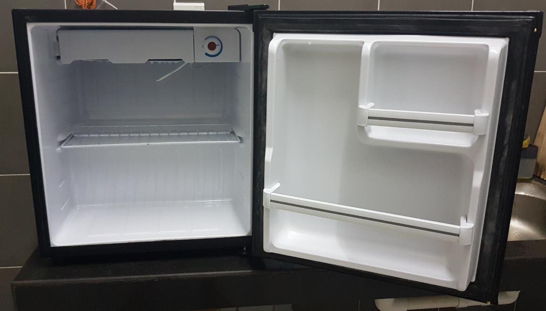 Sharp SJM60MK Mini Bar Fridge G60L Compressor Built In Condenser, TV