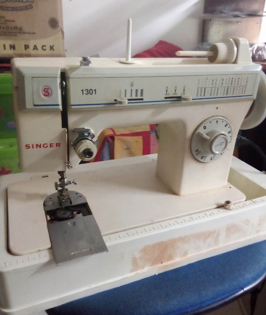 singer model 1301 electric sewing machine, TV & Home Appliances, Other