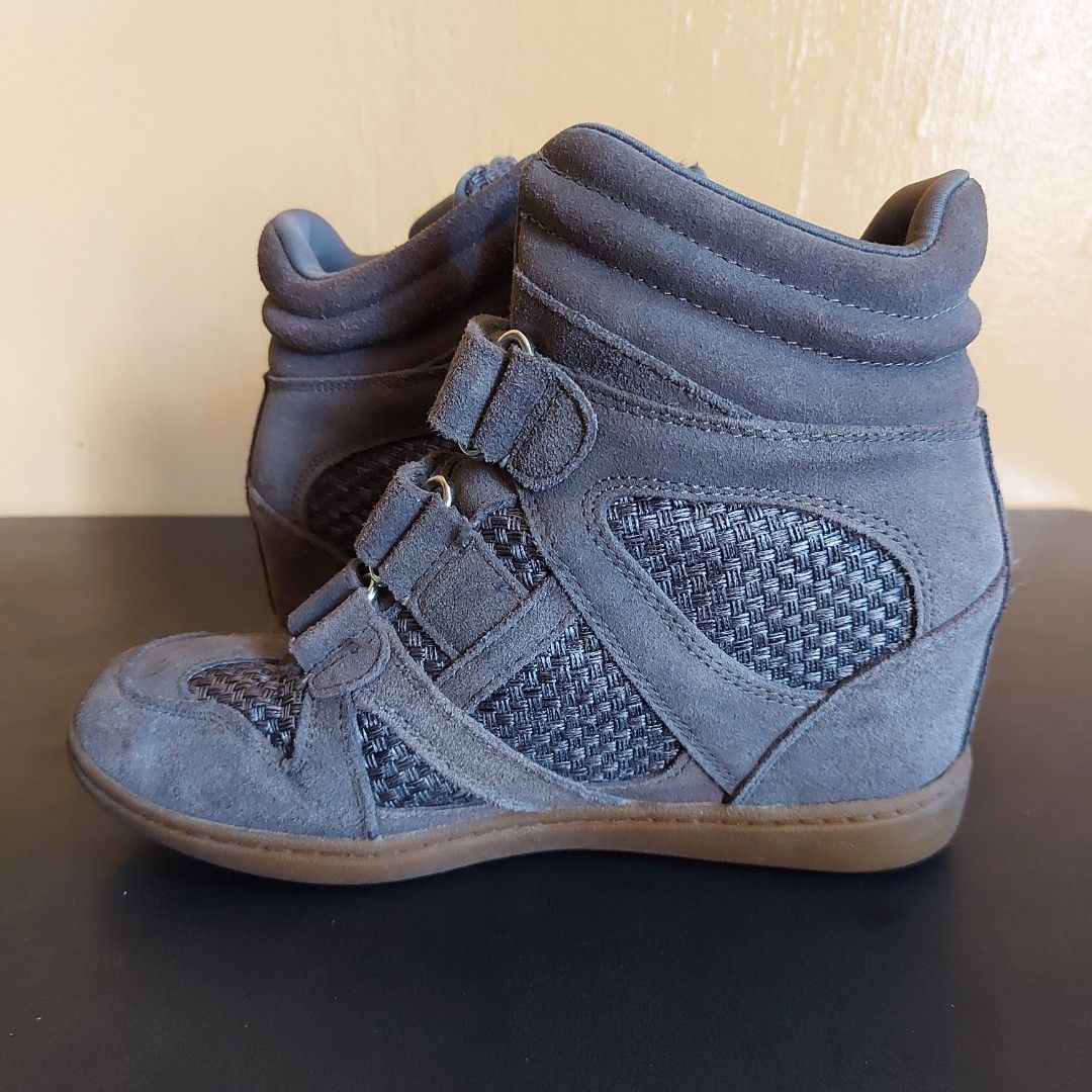Skechers high cut rubber shoes deals