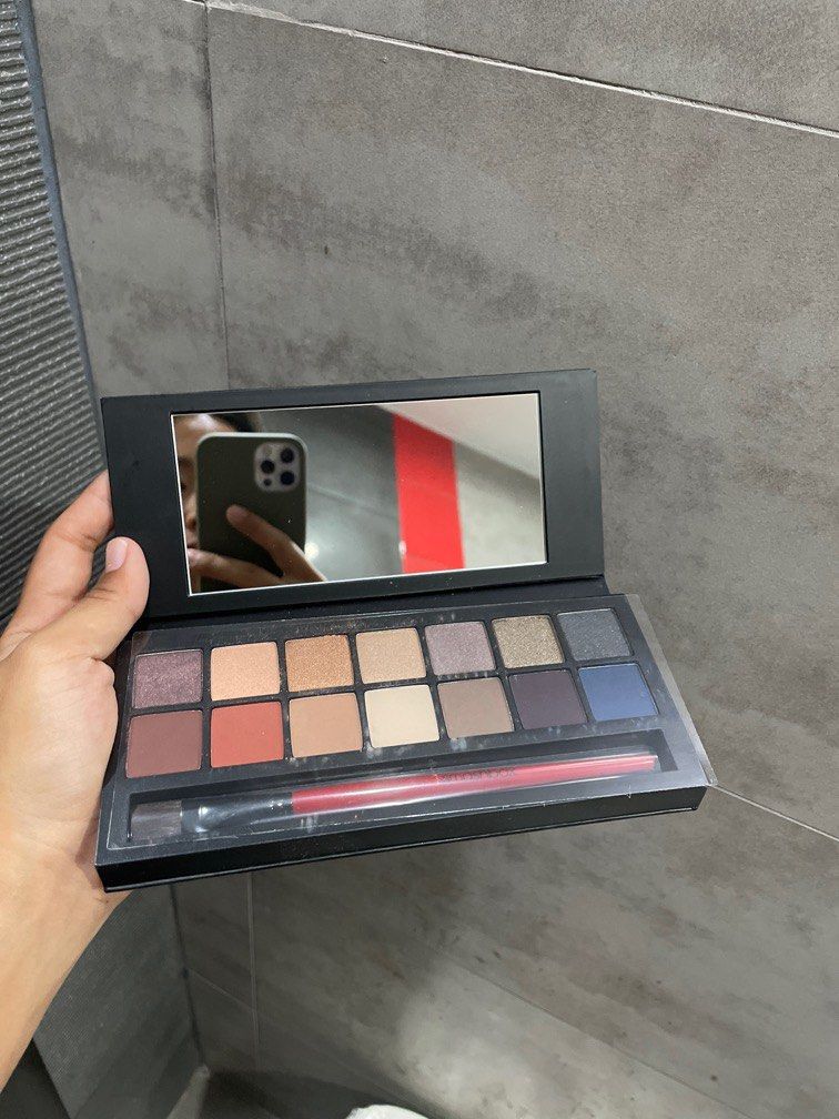 Smashbox Eye Palette (Brand New) (Category: Ear Care) located in Antipolo. Submitted by closet.cleanup (Listing ID 1213562970, Image 2). Description: Smash Box Double Exposure Brand New Eye Shadow palette with brush Rfs: got as a gift and not gonna use it #makeup #eyeshadow #eyeshadowpalette #eyemakeup.