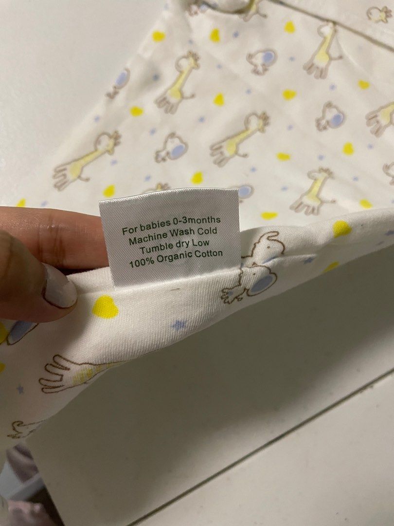 Swaddies PH Swaddle (Category: Babies & Kids Fashion) located in Taguig. Submitted by pamraq (Listing ID 1213520995, Image 3). Description: Swaddies Swaddle For babies 0-3months old Used twice RFS: Baby doesnt like swaddling.