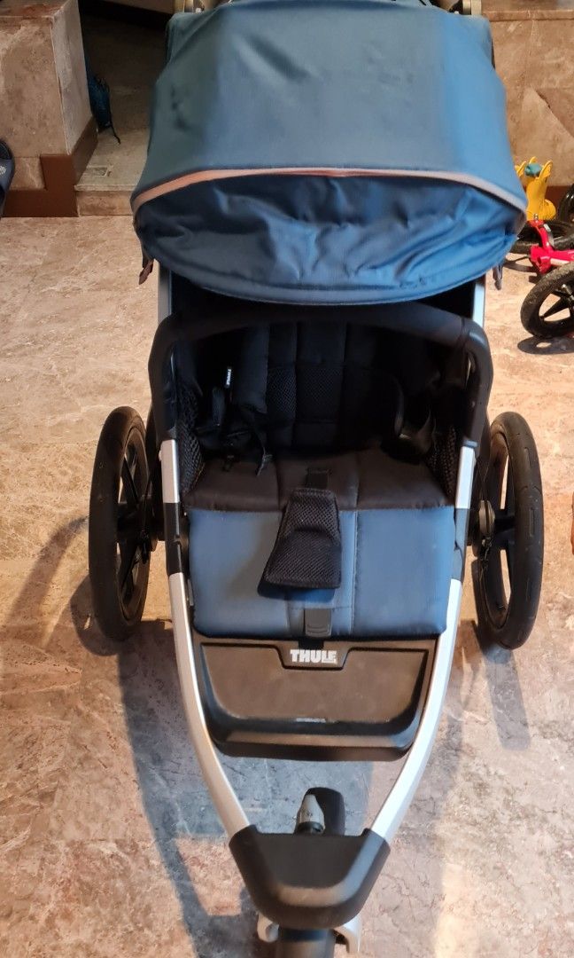 Thule Urban Glide 2, Babies & Kids, Going Out, Strollers on Carousell