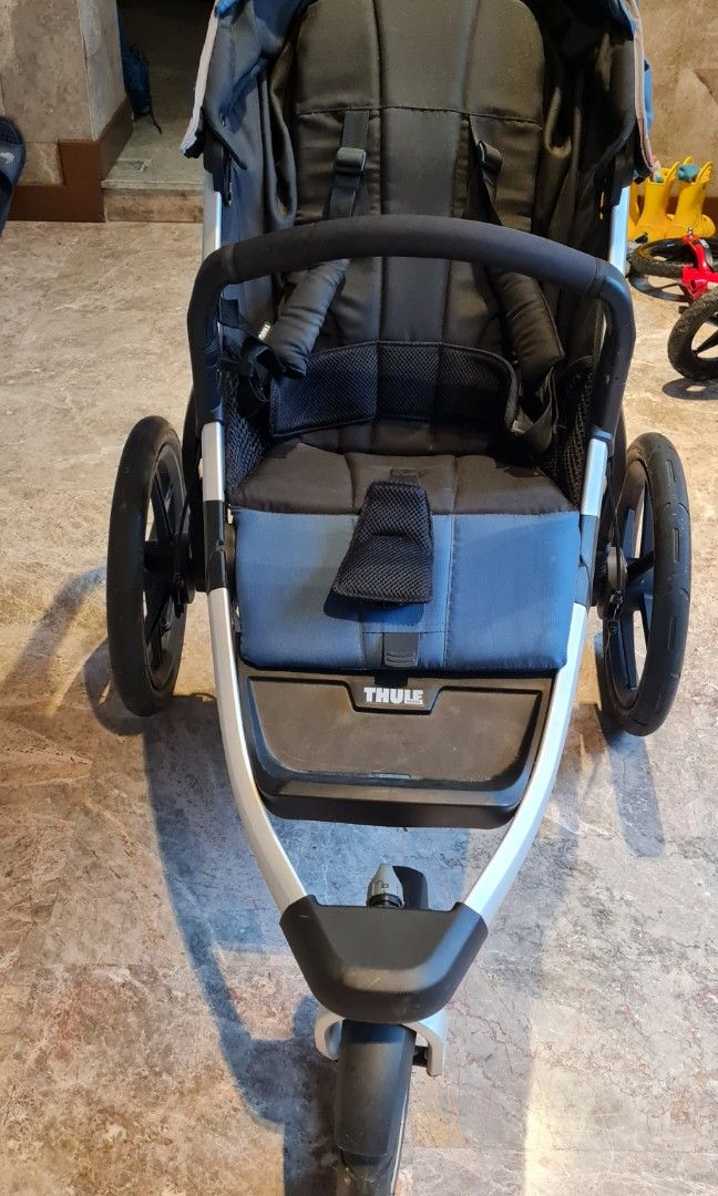 Thule Urban Glide 2, Babies & Kids, Going Out, Strollers on Carousell