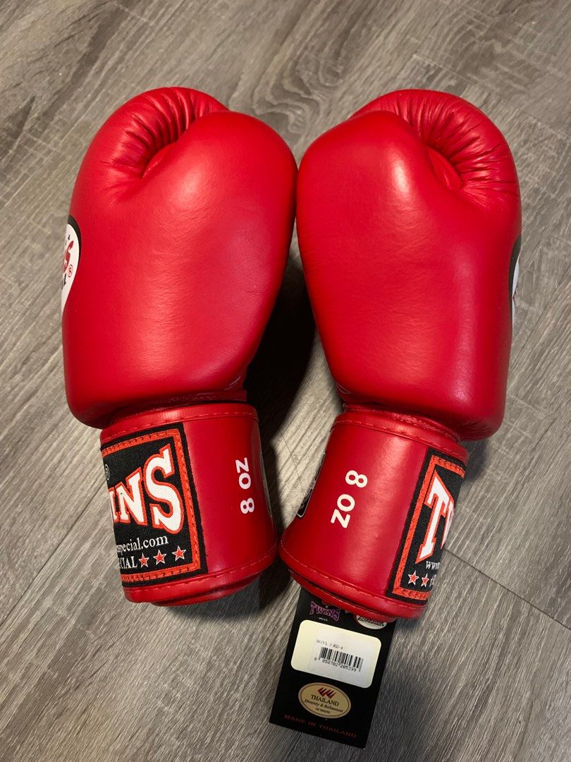 Twins Special boxing gloves 8 oz (Red), Sports Equipment, Other