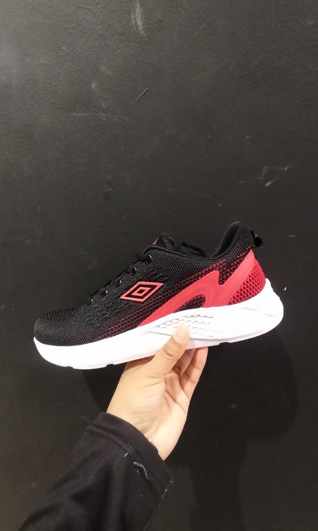 Umbro runner hotsell
