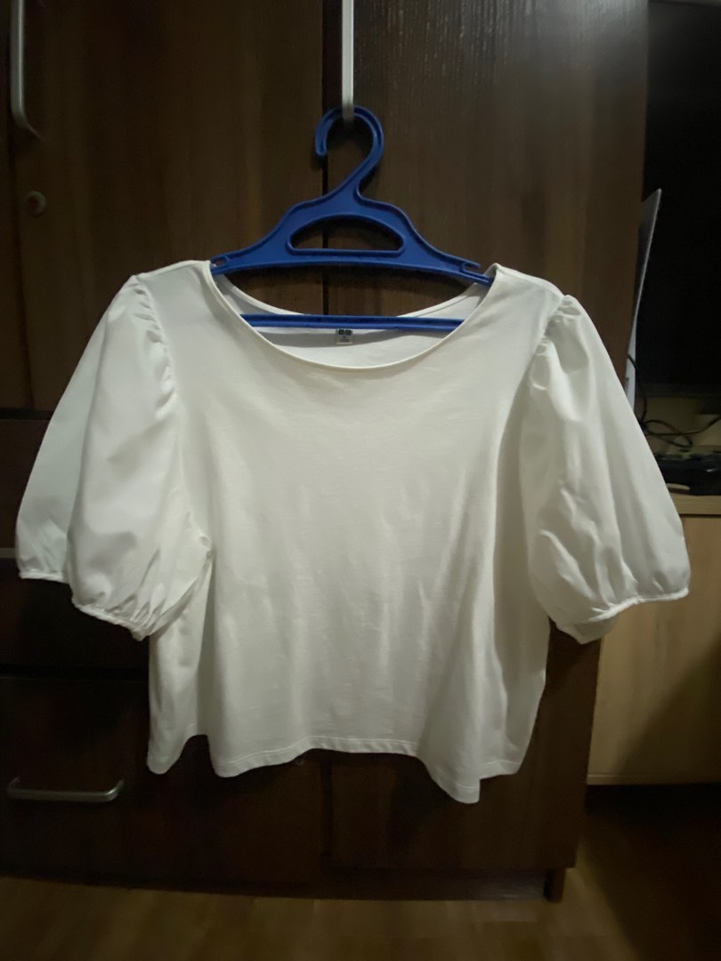 Uniqlo White Puff sleeves, Women's Fashion, Tops, Blouses on Carousell