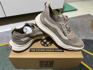 Vans Ultrarange Vr3 US 7.5 women 6.0 men