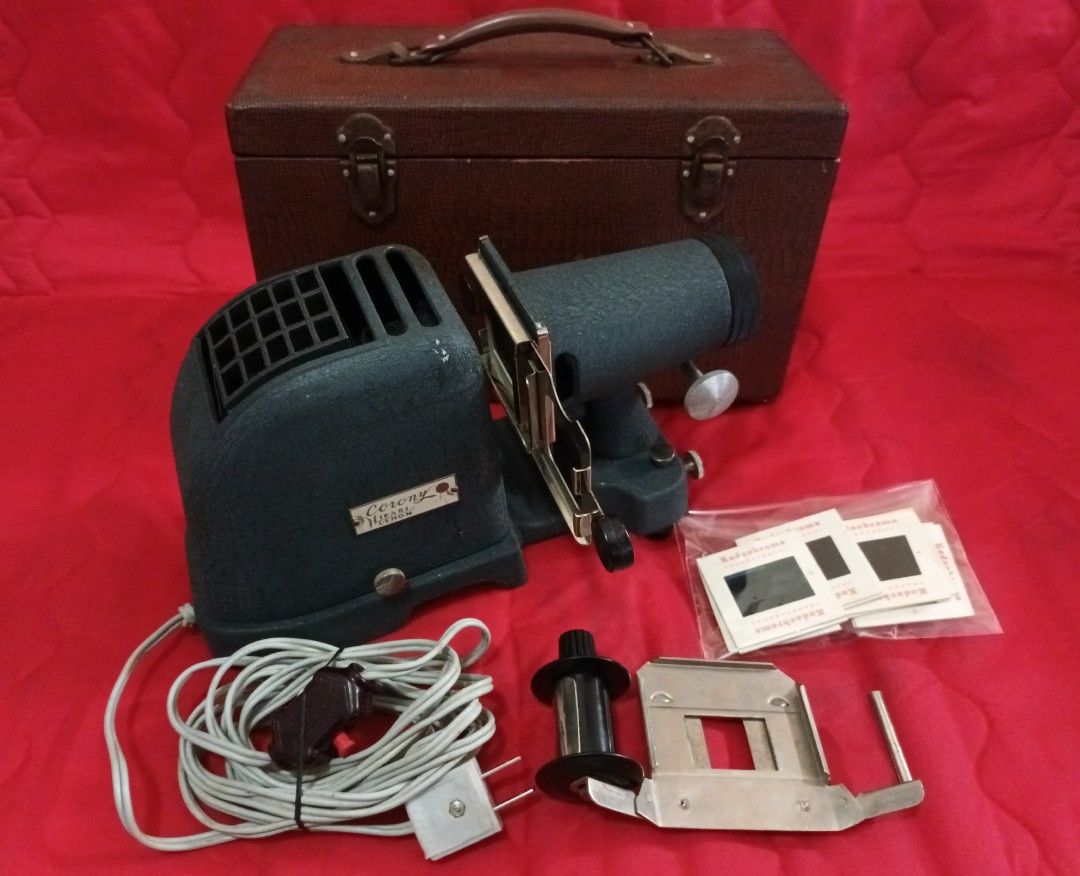 Vintage 35mm Slide Projector with Film Slides, Hobbies & Toys