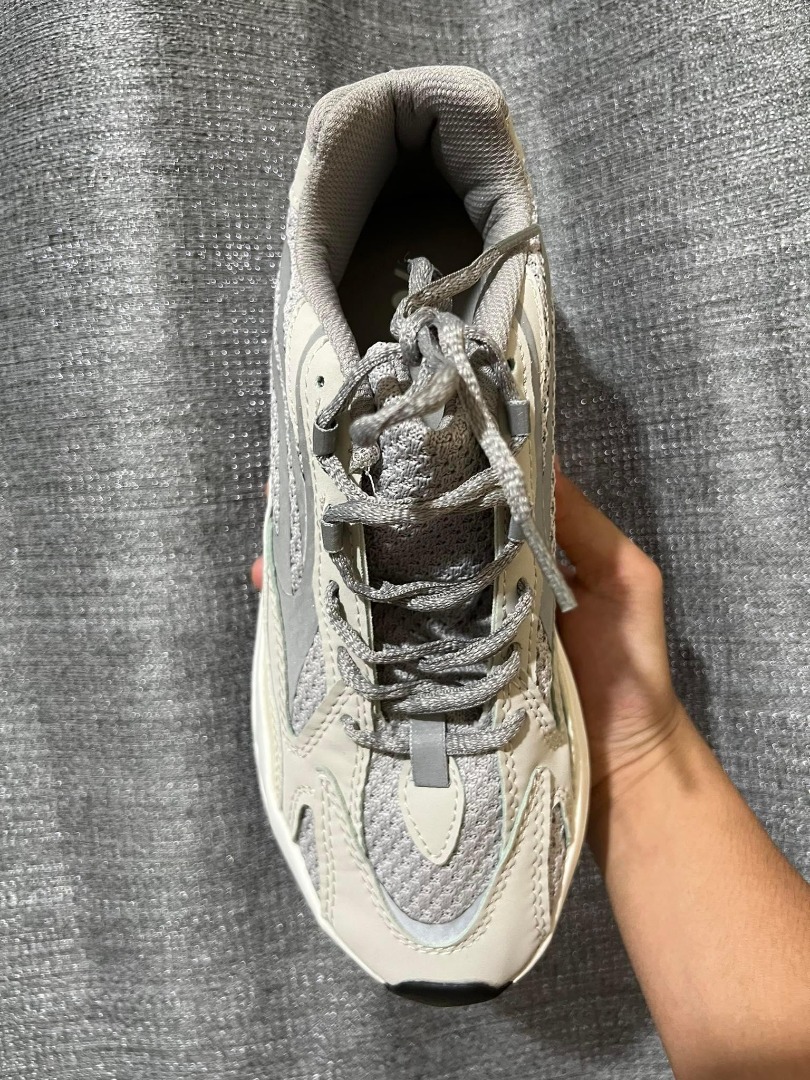 Yeezy top 70 static