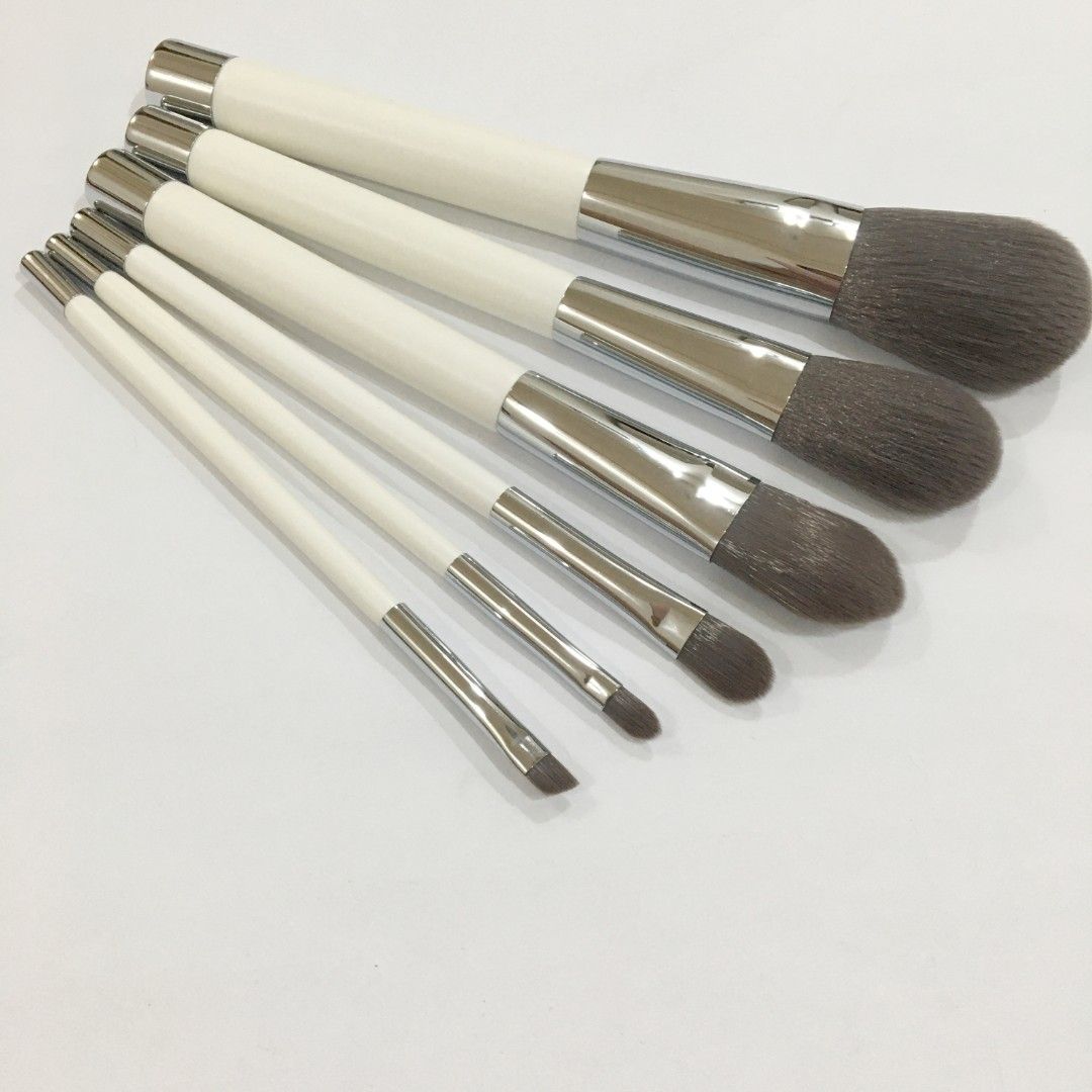 6pc White Make up Brush Set (SALE) (Category: Makeup) located in Quezon City. Submitted by floreskari78555 (Listing ID 1213726248, Image 2). Description: Make up Brush Set Sale‼️‼️‼️ 6pc White Make up Brush Set 150php📌‼️‼️‼️ Before 250php Set includes; - Powder Foundation Brush -Blush Brush -Flat Liquid Foundation Brush -Eyeshadow Brush -Angled Liner Brush -Lip Liner Brush Limited Stocks!!!!! Last 5 sets!!!! -Brand new -Authentic -Soft Bristles 