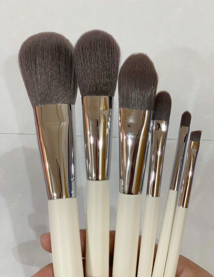6pc White Make up Brush Set (SALE) (Category: Makeup) located in Quezon City. Submitted by floreskari78555 (Listing ID 1213726248, Image 1). Description: Make up Brush Set Sale‼️‼️‼️ 6pc White Make up Brush Set 150php📌‼️‼️‼️ Before 250php Set includes; - Powder Foundation Brush -Blush Brush -Flat Liquid Foundation Brush -Eyeshadow Brush -Angled Liner Brush -Lip Liner Brush Limited Stocks!!!!! Last 5 sets!!!! -Brand new -Authentic -Soft Bristles 