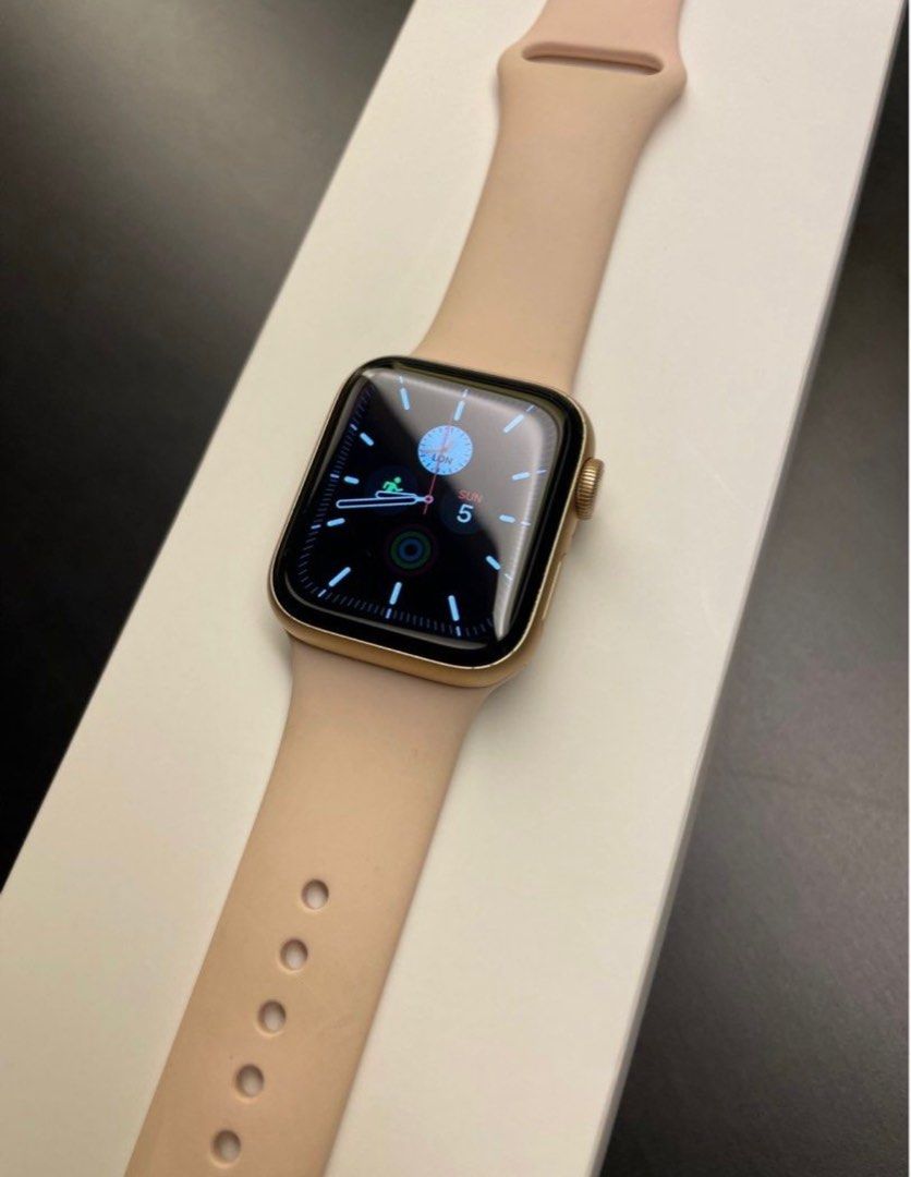 Apple Watch 5 Gold Batt Health 93