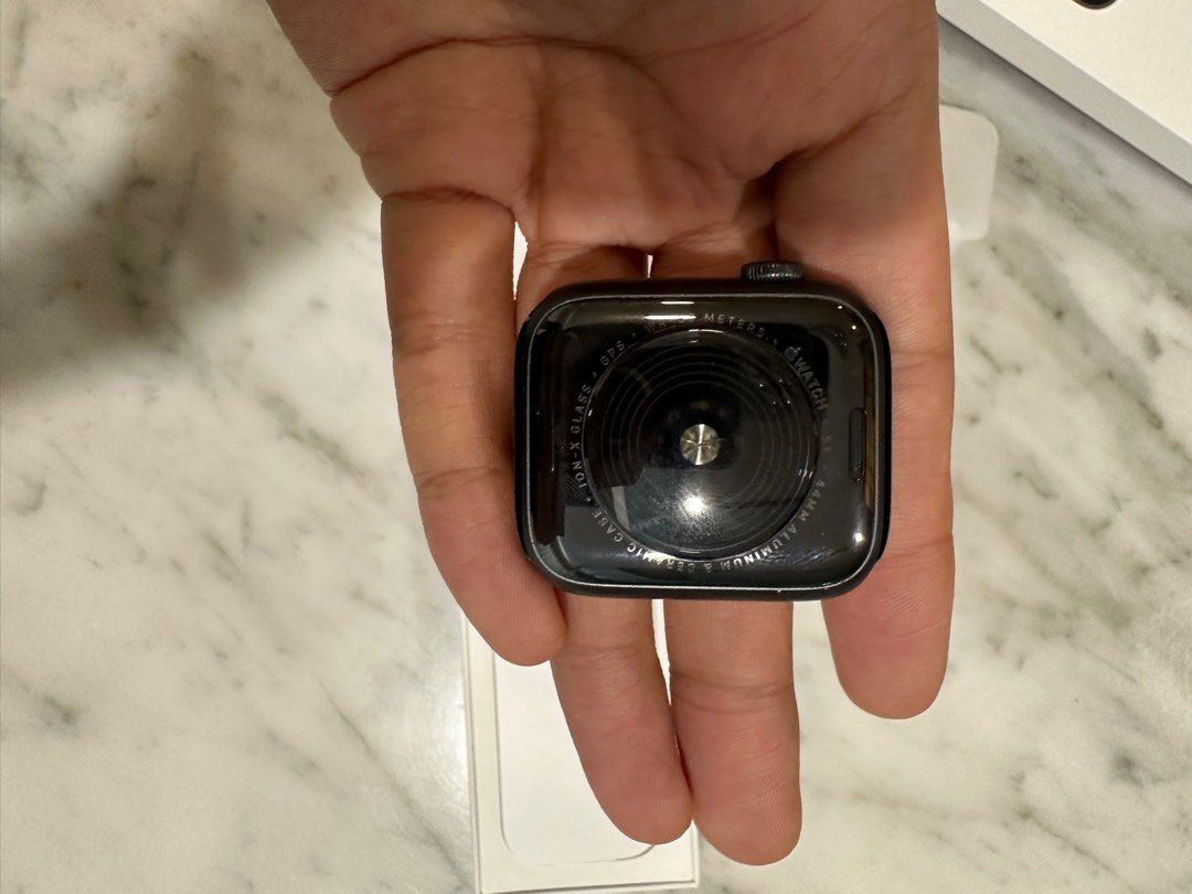 Apple Watch SE44mm Midnight Black (screen malfunction), Mobile Phones