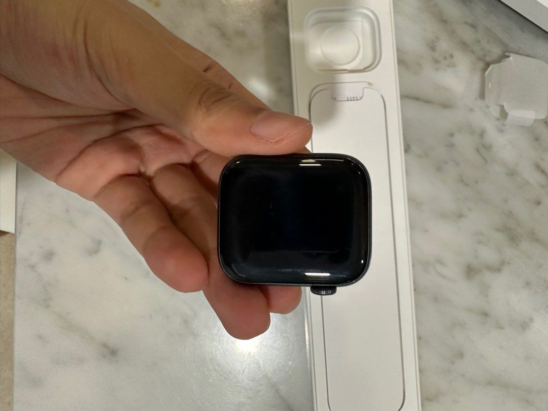 Apple Watch SE44mm Midnight Black (screen malfunction), Mobile Phones