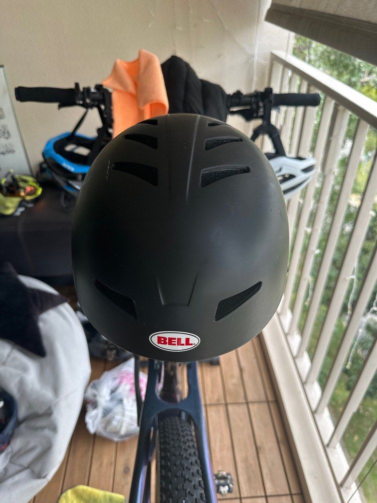 Bell skate board helmet by tony hawk, Sports Equipment, Other Sports