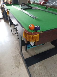 Brandnew imported wooden billiard table with complete set of accessories