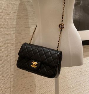 Chanel 22S Pearl Crush Mini Rectangular Lambskin Flapbag, Women's Fashion,  Bags & Wallets, Cross-body Bags on Carousell