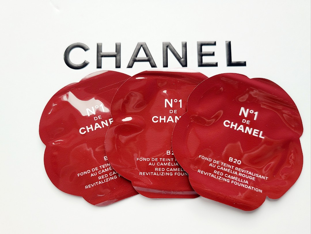 Chanel ~ N*1 Red Camellia Revitalizing Foundation ~ B60 ~ 1.0 oz ~ NIB