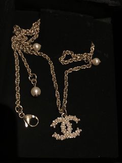 Affordable chanel necklace with pearl For Sale, Luxury