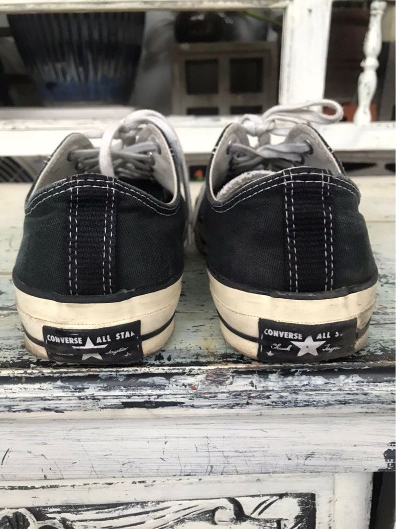 chuck taylor size 10