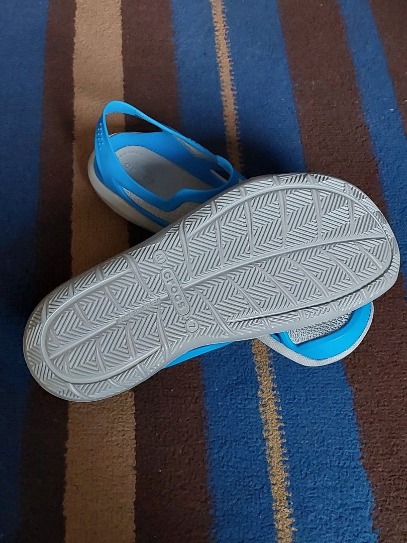 swiftwater mesh wave crocs