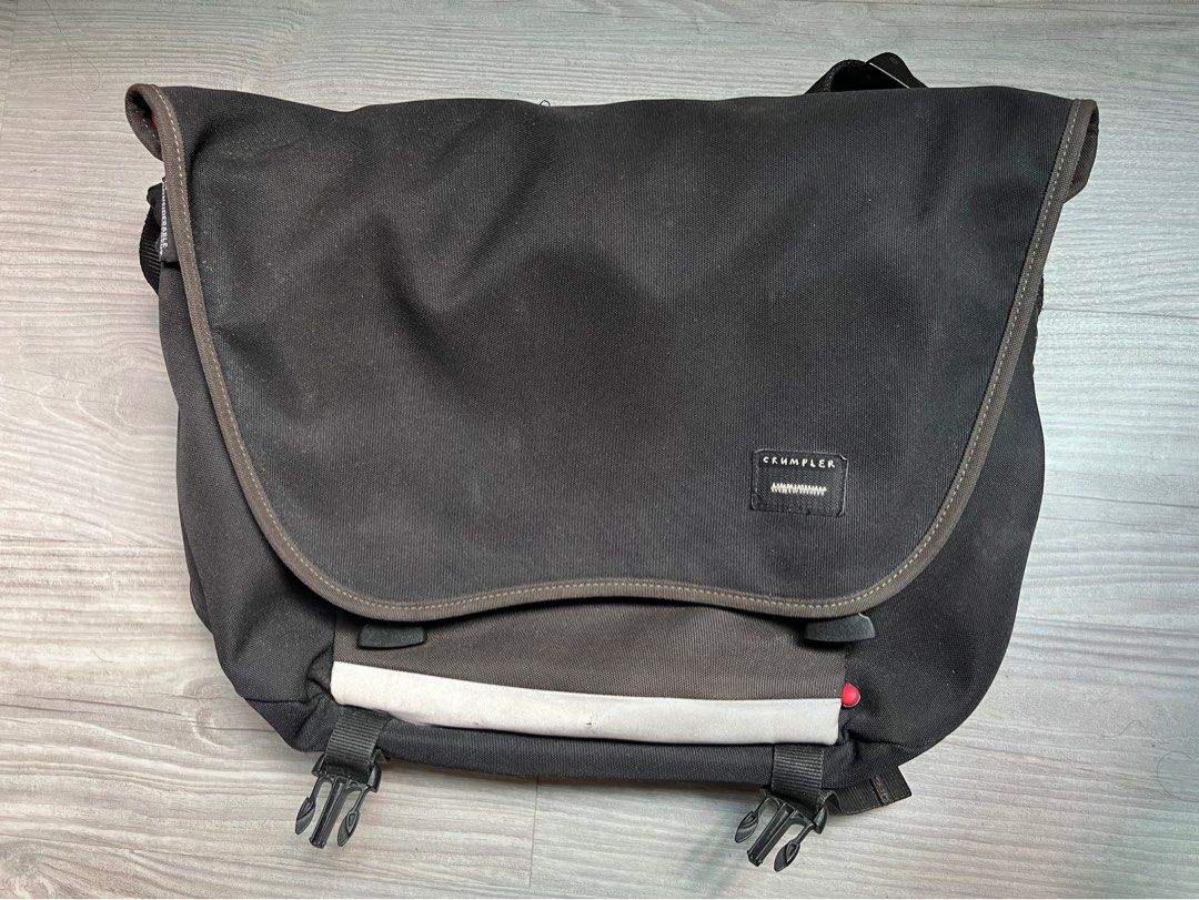 Crumpler Considerable Embarrassment Sling Bag